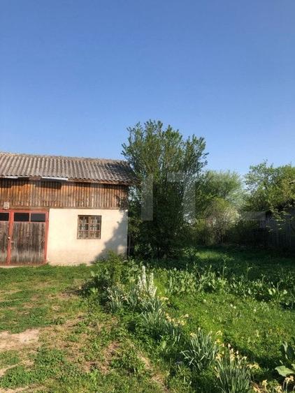 Casă individuală cu 4 camere cu Garaj în Lazuri