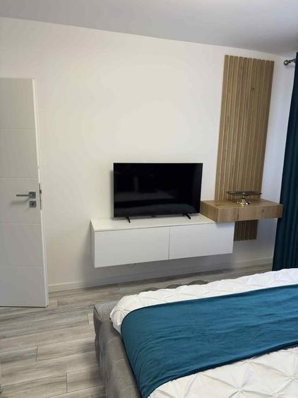Apartament cu 3 camere decomandat în Rovine