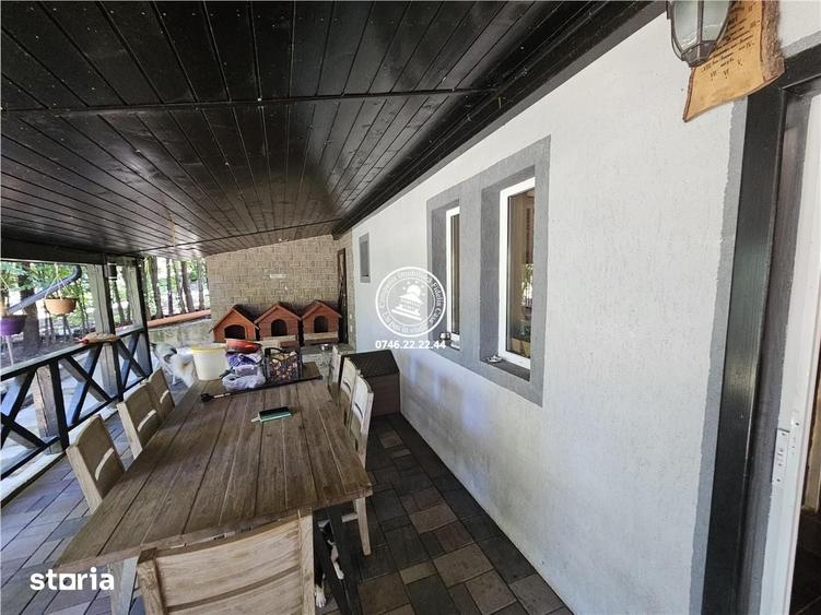 Casă cu 6 camere cu Teren 900 Mp în Aroneanu