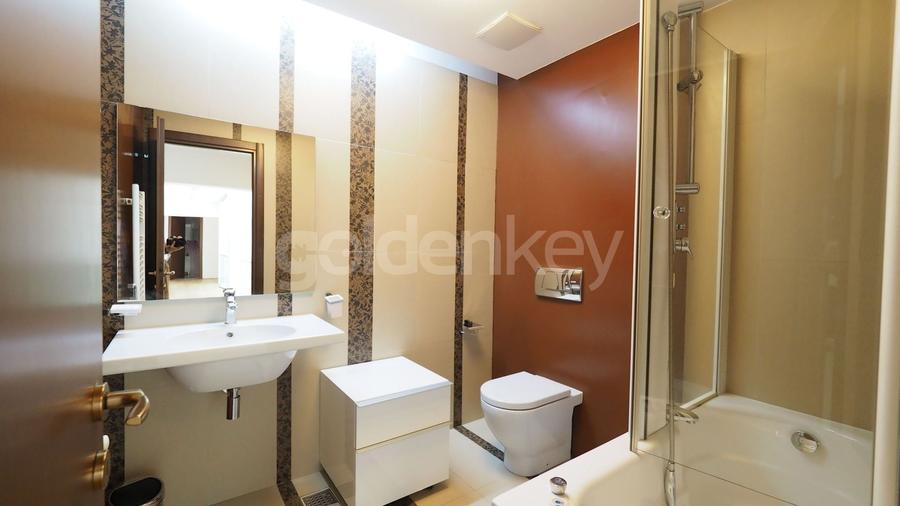 Apartament cu 4 camere semidecomandat, mobilat în Herăstrău