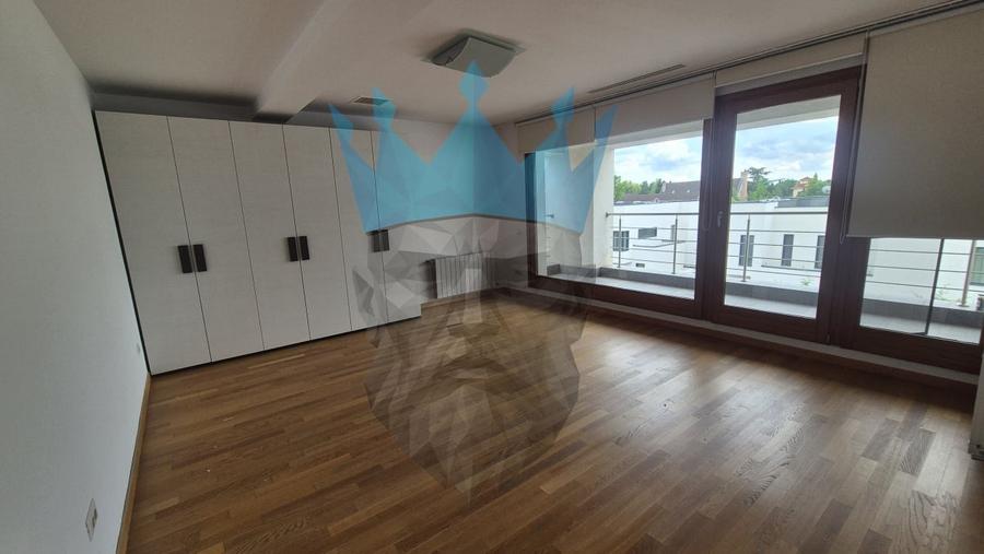 Duplex cu 5 camere cu Piscina în Voluntari
