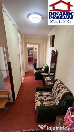 Apartament cu 2 camere decomandat în Precista