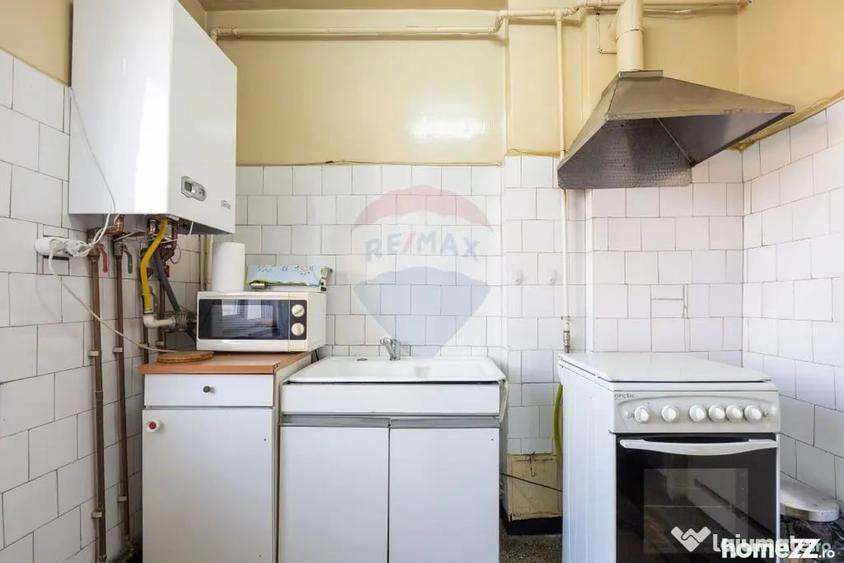 Apartament cu 2 camere semidecomandat în Calea București