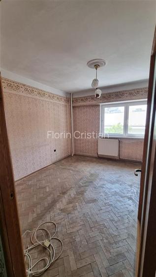 Ultracentral! Foarte spatios! 104 mp! Ap 3 cam Calarasi, conf 1, decomandat