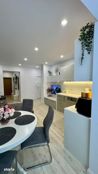 Apartament cu 3 camere decomandat în Ozana