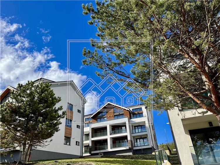 Penthouse cu 3 camere semidecomandat în Exterior Vest