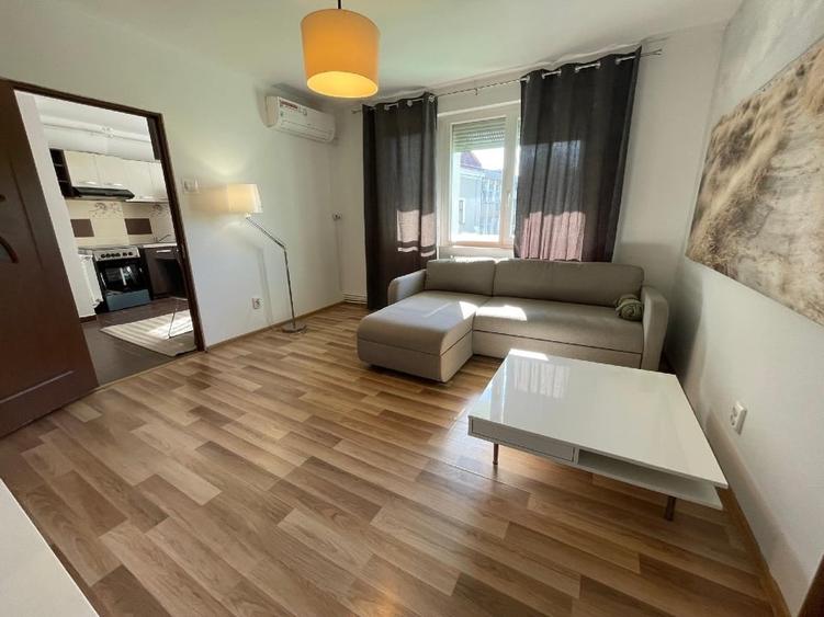 Apartament cu 2 camere, mobilat în Central