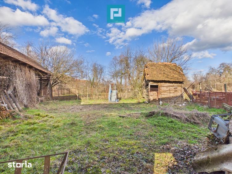 Casă cu 5 camere cu Teren 1629 Mp în Târnova