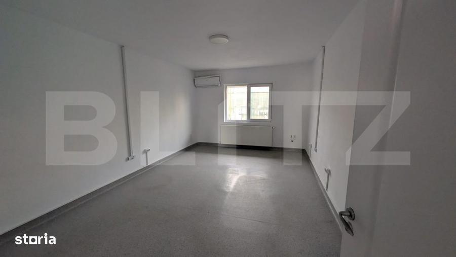 Spațiu comercial, de 450 mp, în Micro 6