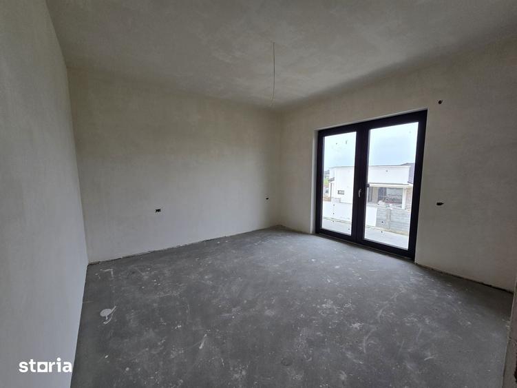 Casă cu 4 camere cu Teren 620 Mp în Sânmartin