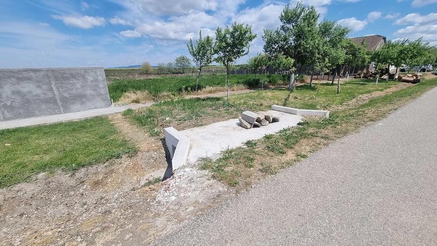 Teren de 1680 mp, în Aluniș