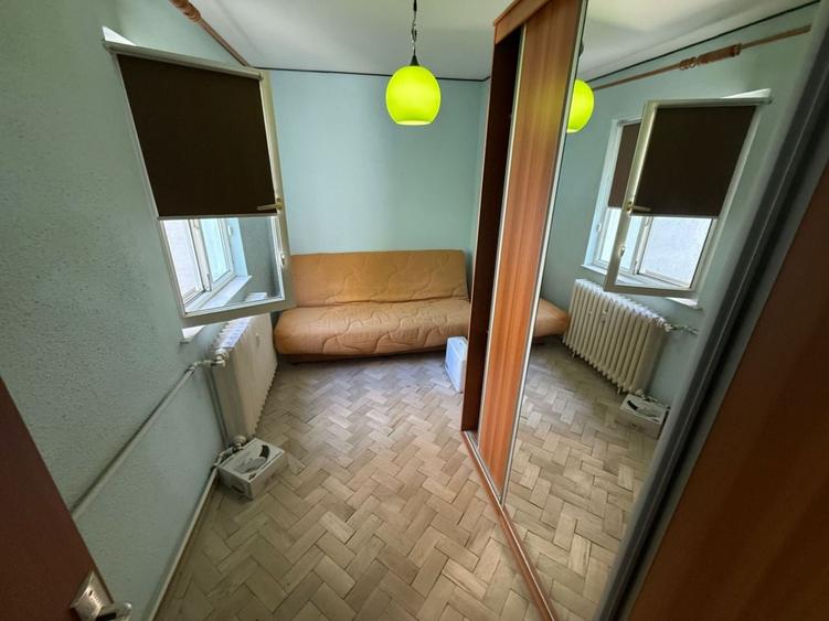 Apartament cu 3 camere semidecomandat în Brătianu