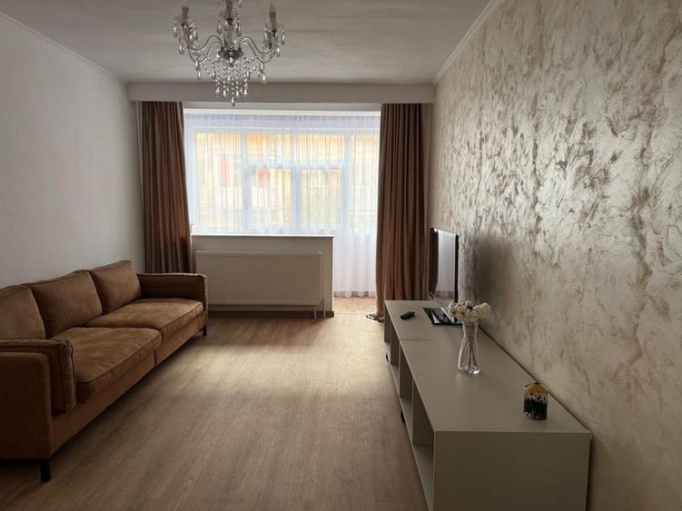 Apartament cu 2 camere semidecomandat în Ostroveni