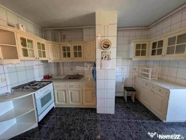 De inchiriat! 2 camere decomandate Parcul Catedralei - Bacau (Bacau)
