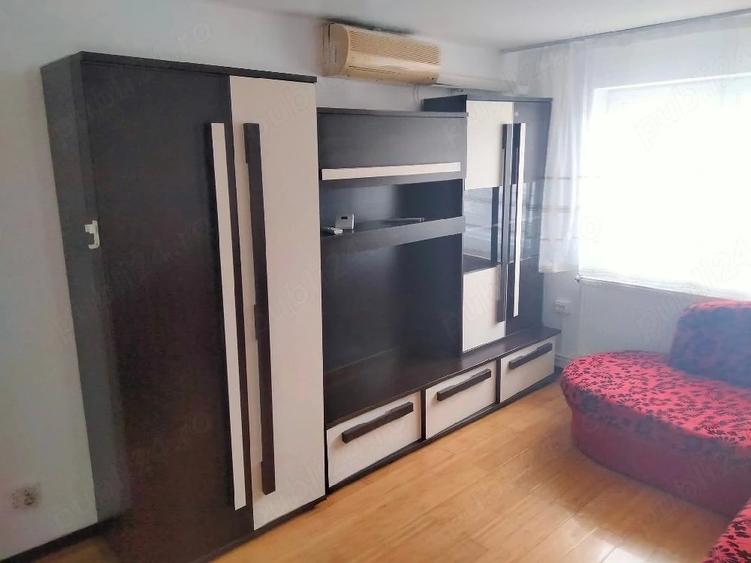 Garsonieră decomandată în Central