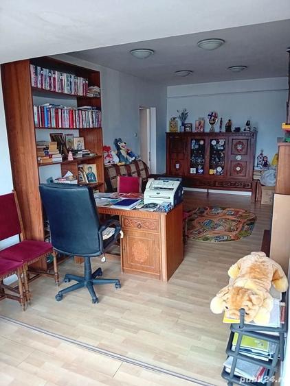 Apartament cu 4 camere decomandat în Port