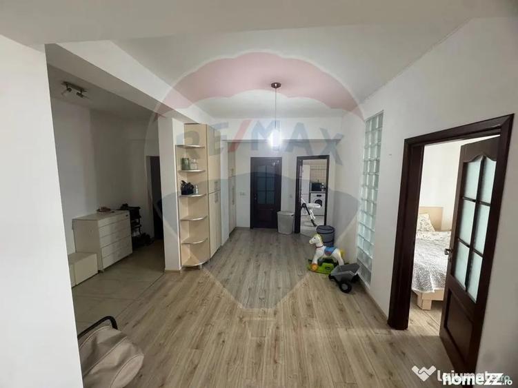 Apartament cu 3 camere decomandat în Burdujeni