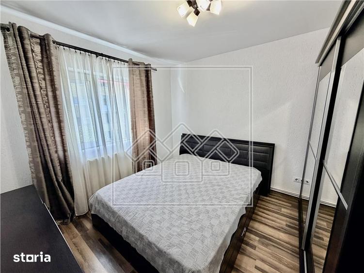 Apartament cu 4 camere în Vasile Aaron