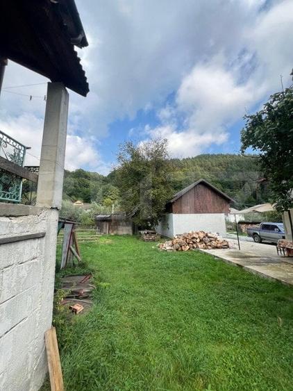 Casă individuală cu 9 camere cu Canalizare în Exterior Nord