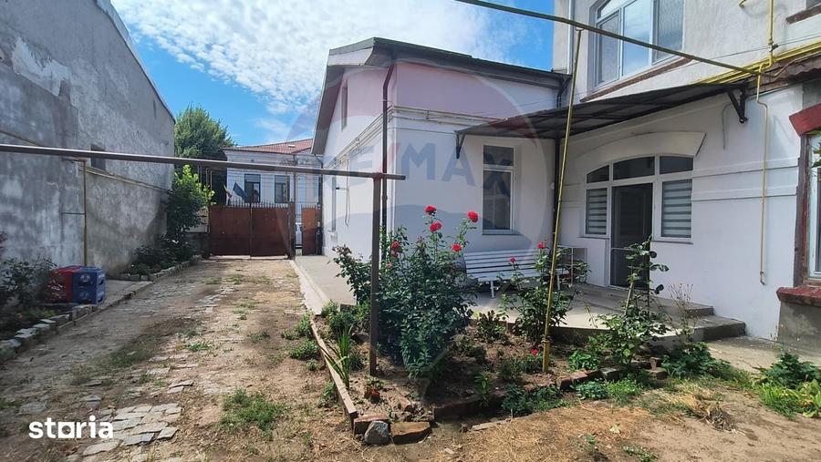 Casă cu 3 camere cu Teren 127.58 Mp în Piața Centrală