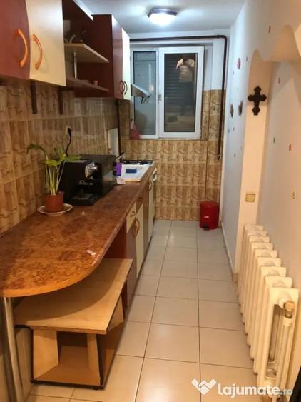 Garsonieră decomandată în Central
