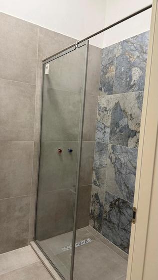 Casă cu 7 camere cu Teren 892 Mp în Central
