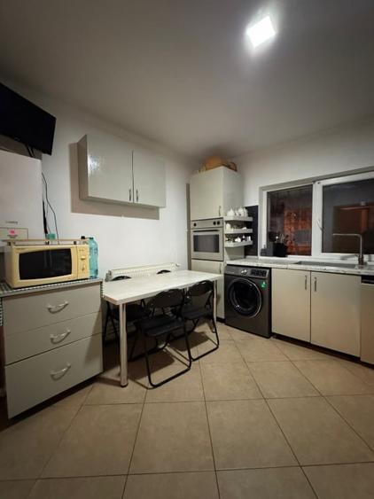 Apartament cu 4 camere decomandat, mobilat în Eroii Revoluției