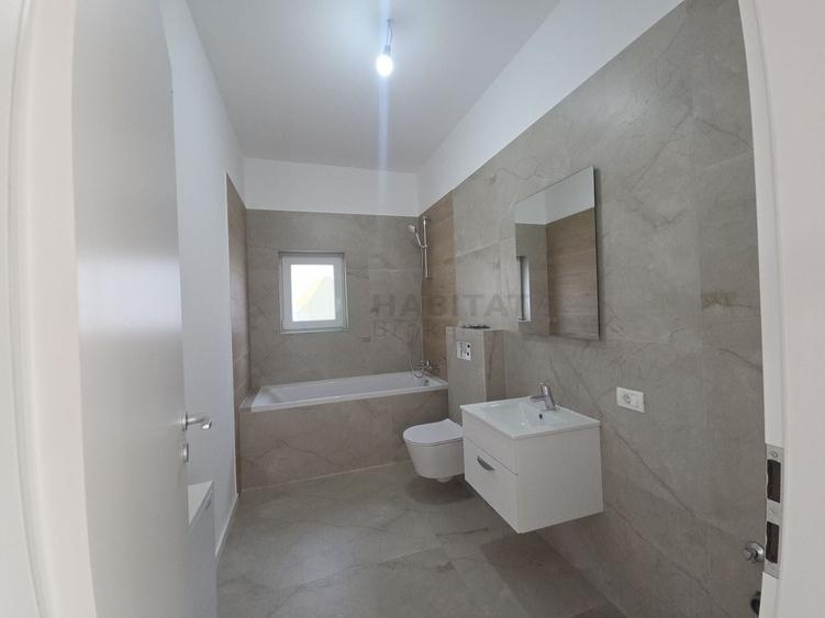 Casă individuală cu 4 camere cu Canalizare în Tunari