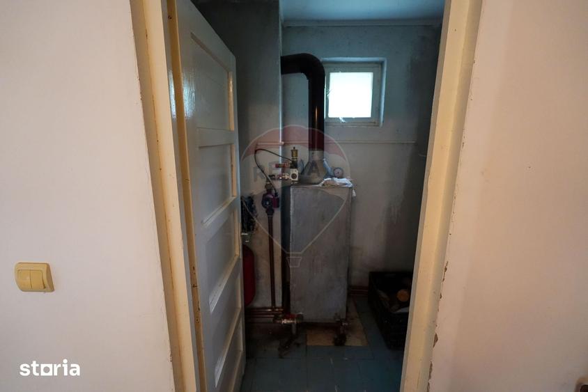 Casă cu 6 camere cu Teren 2143 Mp în Ribița