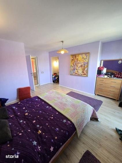 Casă cu 5 camere cu Teren 800 Mp în Mărgineni