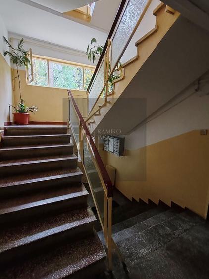 Garsonieră decomandată în P-ța Reșița