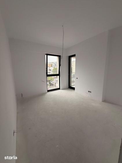 Apartament cu 3 camere în Centrul Civic — fotografia 3