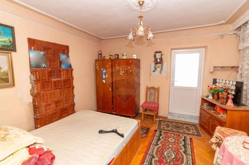 Casă individuală cu 7 camere cu Garaj în Central