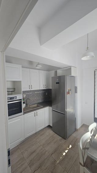 Apartament cu 2 camere semidecomandat în P-ța Alba Iulia