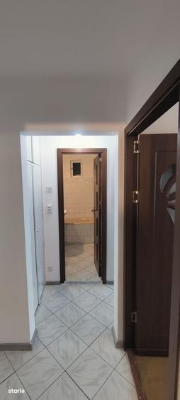 Apartament cu 3 camere decomandat, mobilat în 1 Mai