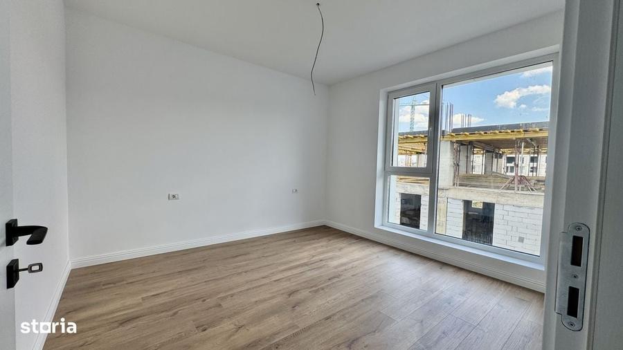 Apartament cu 3 camere semidecomandat în Est