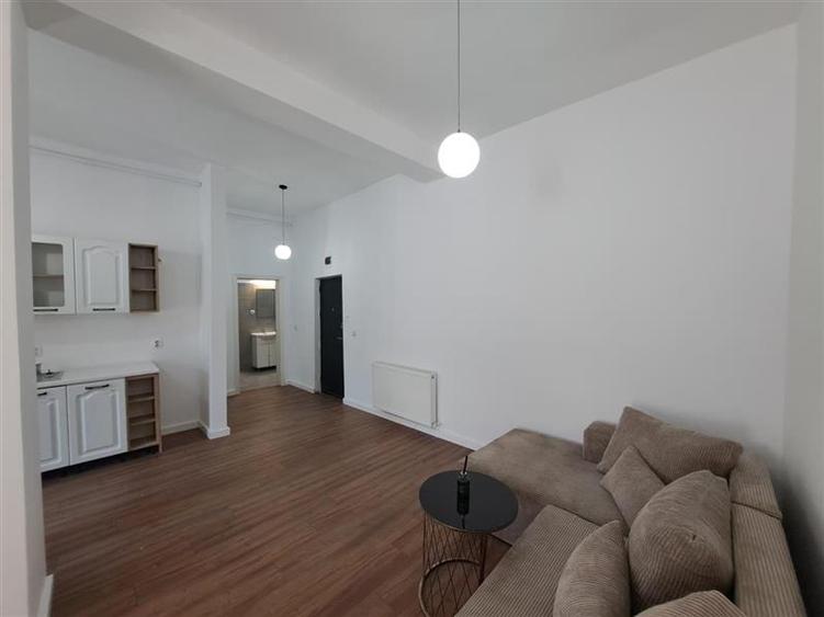 Apartament cu 2 camere semidecomandat, mobilat în Dâmbul Rotund