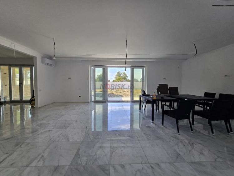 Casă individuală cu 5 camere cu Piscina în Cernica