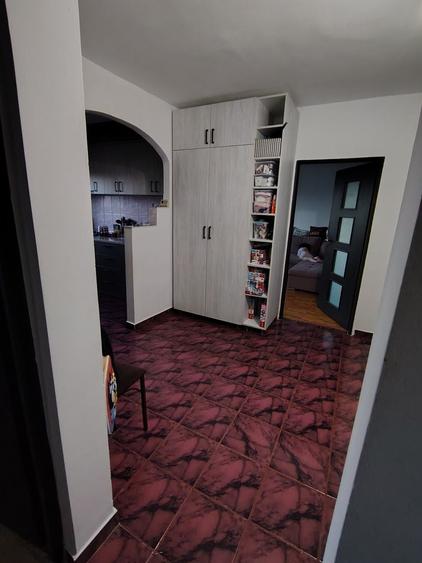 Apartament cu 4 camere decomandat în Alexandru cel Bun
