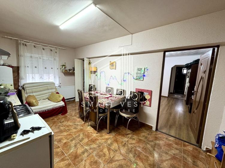 Apartament cu 2 camere semidecomandat în Botizului