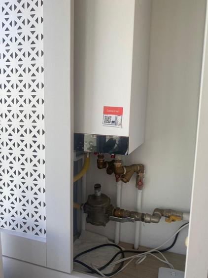 Apartament cu 4 camere semidecomandat în Rahova