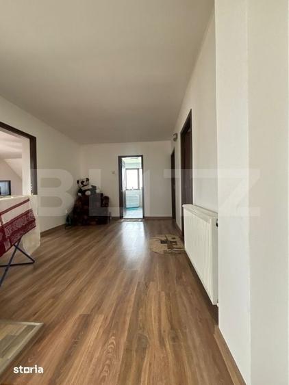 Casă cu 5 camere cu Teren 1000 Mp în Cetate