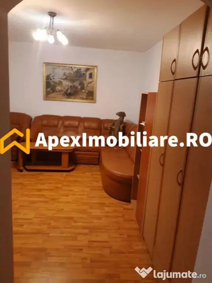 Apartament cu 3 camere decomandat în Berceni