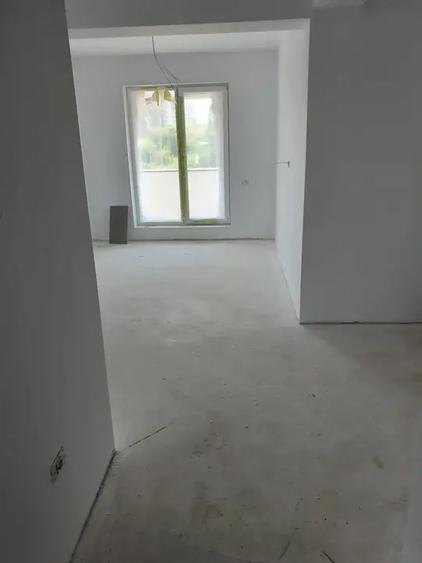 Apartament cu 2 camere decomandat în Theodor Pallady