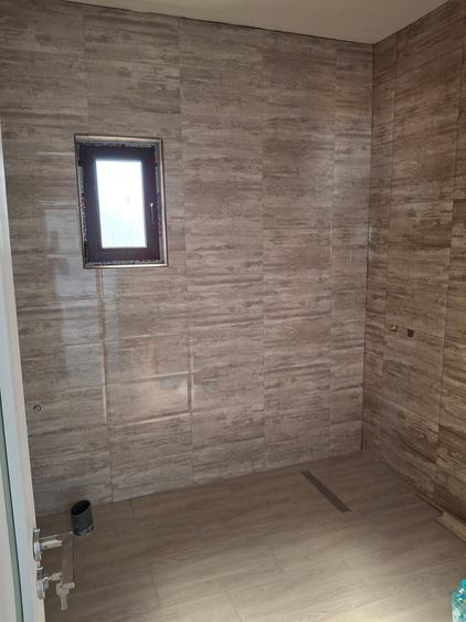 Casă individuală cu 3 camere cu Canalizare în Est