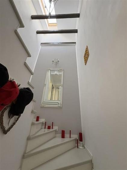 Duplex cu 4 camere cu Canalizare în Noua