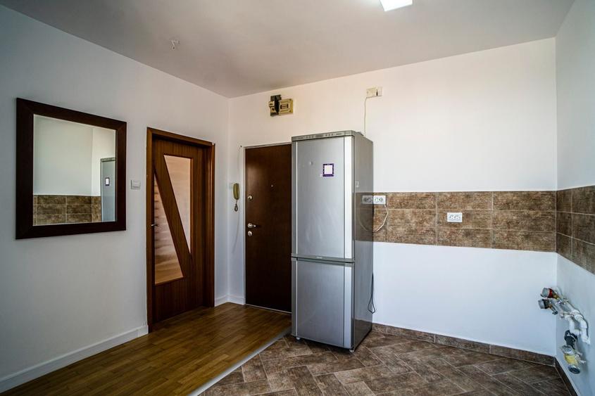 Apartament cu 2 camere semidecomandat în Chibrit
