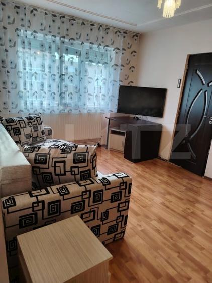 Apartament de vanzare, cu 3 camere, Nufarul - 1
