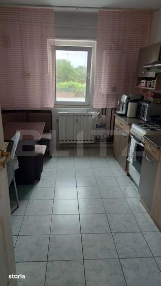 Apartament cu 4 camere decomandat în Lipovei