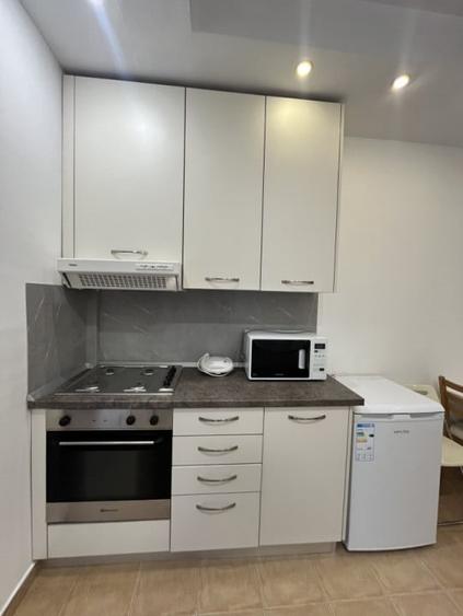 Apartament cu 5 camere decomandat în P-ța Romană
